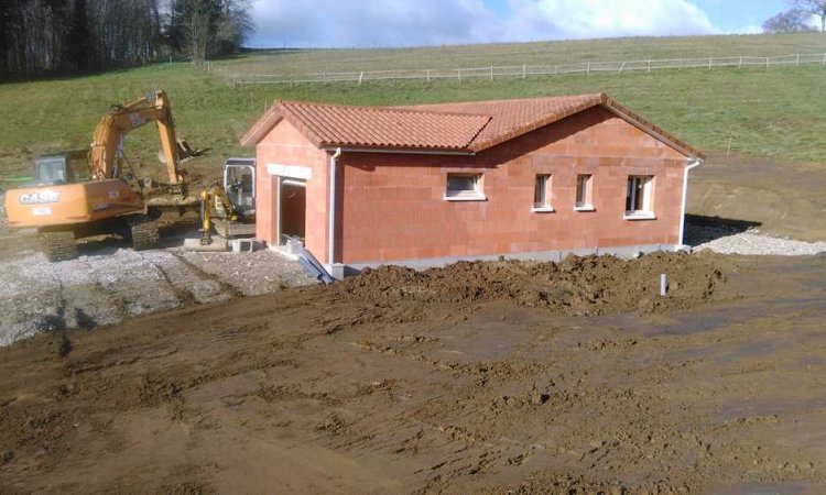 Terrassement pour maison en construction - Saint-Priest-Taurion - LCTP